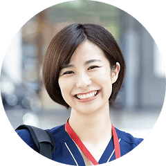 笑顔の女性